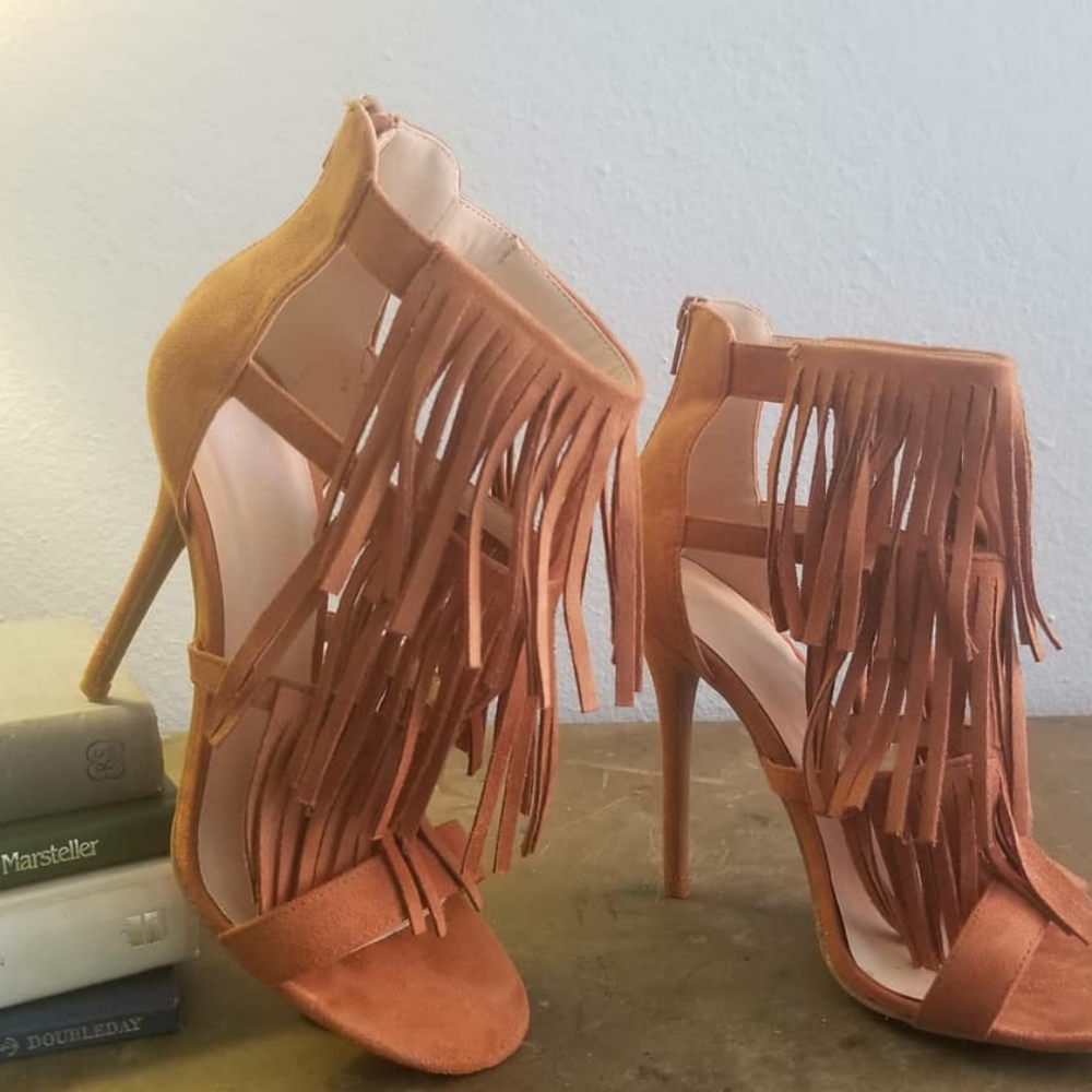 Adele V.Suede fringe heels